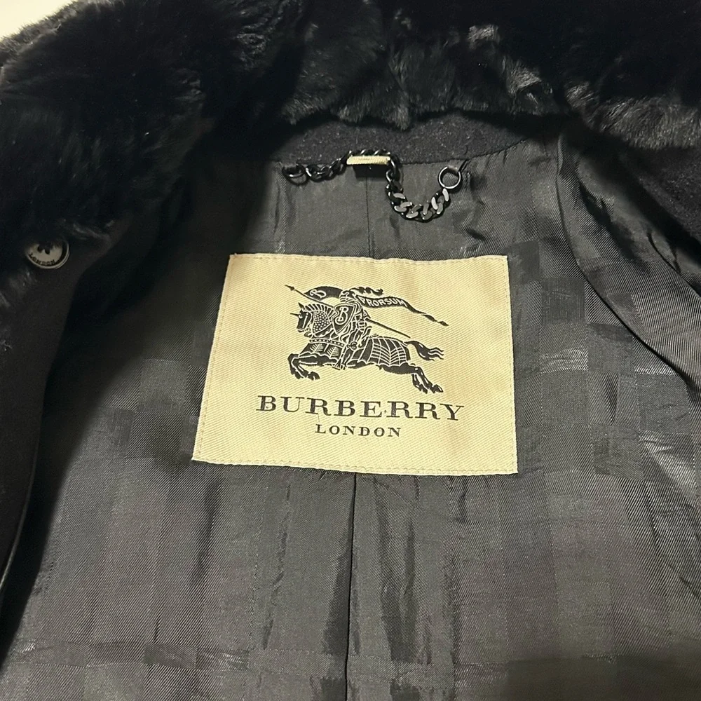 Burberry Wool Coat with Fur Collar - Picture 5 of 7